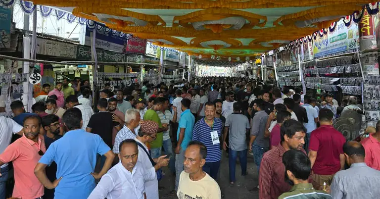কুষ্টিয়ায় ব্যবসায়ীদের নির্বাচনে ভোটগ্রহণ